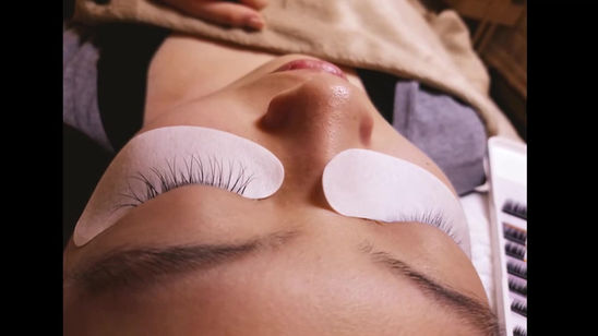 Eyelash extensions_Medium